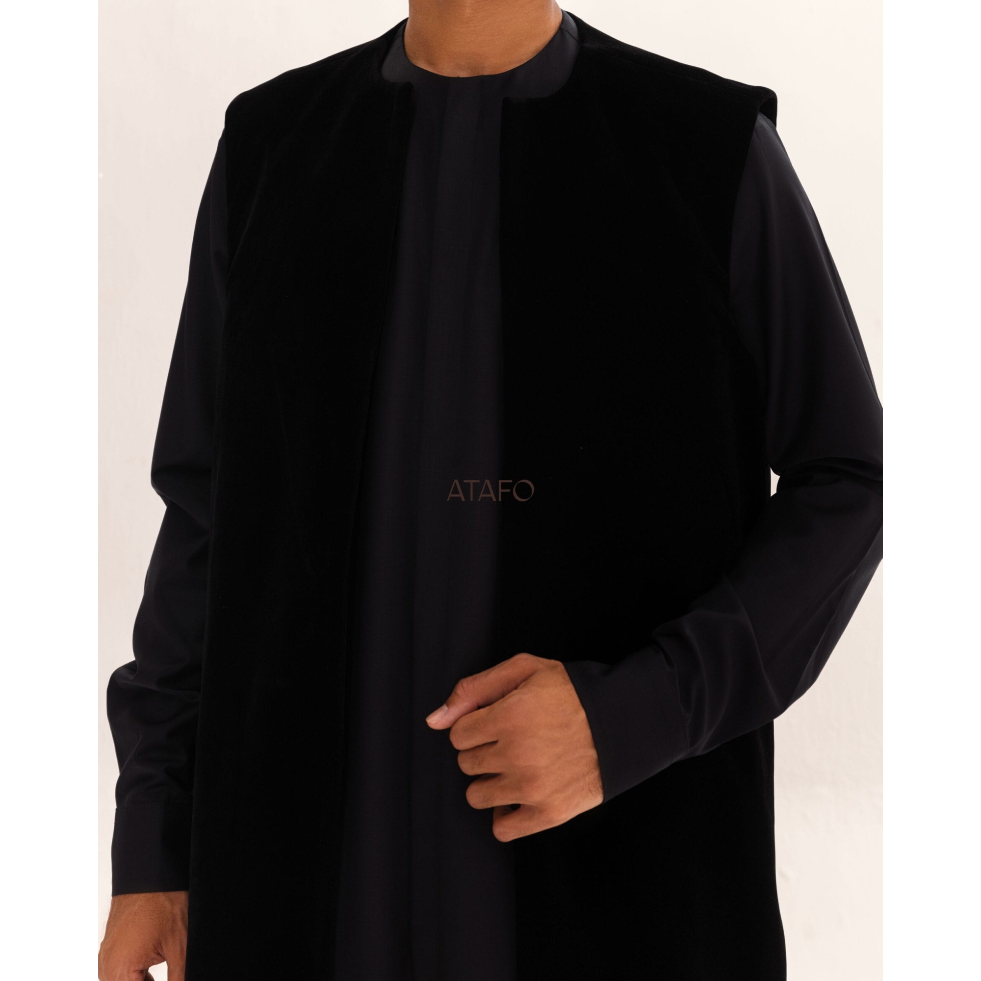 ATAFO-Kaftan-set-with-sleeveless-Kaftan-Jacket-and-velvet-skirt3-scaled